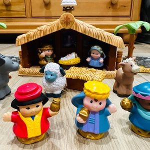 Little People Fisher Price Nativity 19pc Lights up. sings “Away in a Manager”